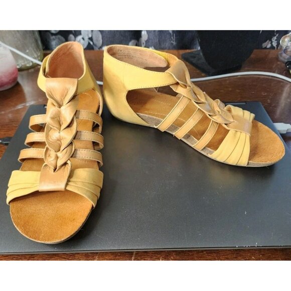 Naya Women's Palomi Leather Gladiator Braid Sandals Yellow Leather Size 7M - Picture 1 of 9